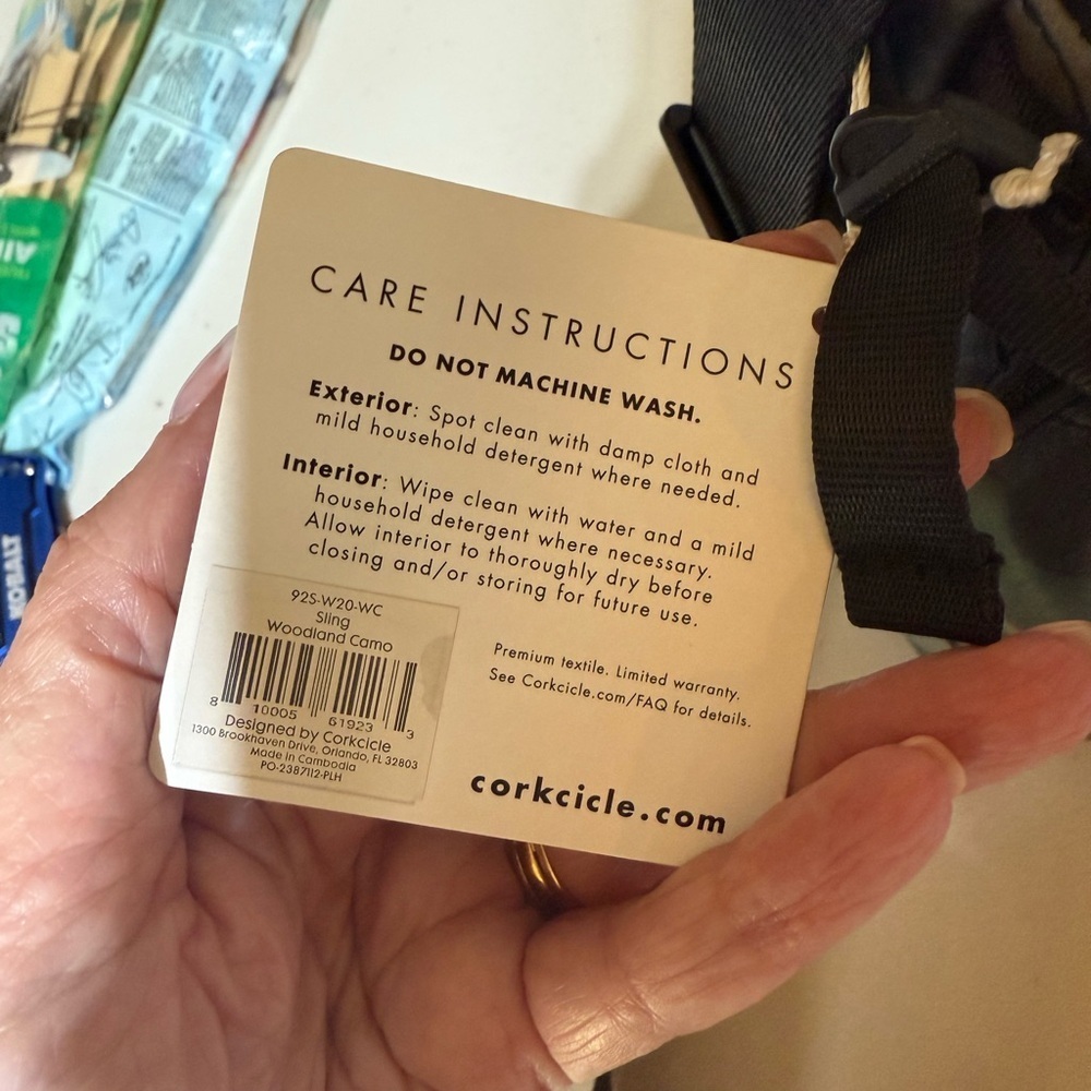 Corkcicle Sling Crossbody Camo NWT - Picture 5 of 6
